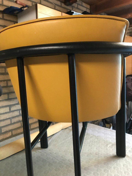 Image 1 of 4xLeolux stoelen (CACHUCHA), Wapity Leder. Ontwerper Hugo de Ruiter.