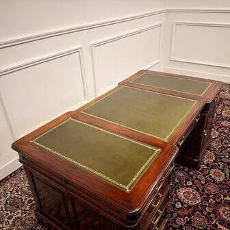 Klassischer englischer Partnerschreibtisch grünes Leder, Holz, Chesterfield (Foto 16 von 20)