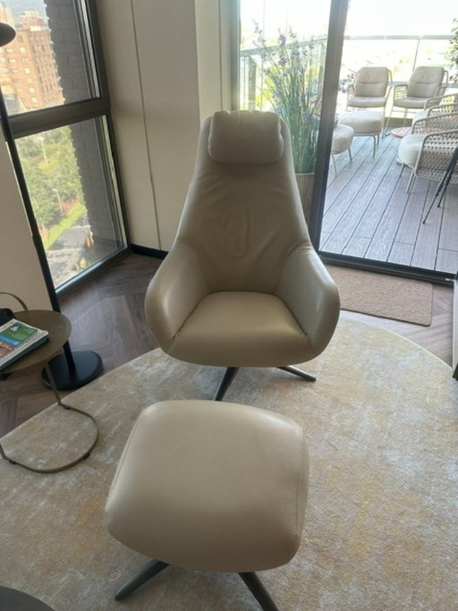 À vendre : Fauteuil Luxury Spot + ottoman assorti (très bon état)