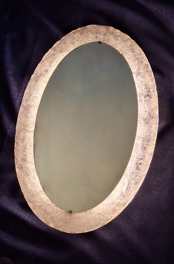 Grande Specchio da parete ovale illuminato Erco in acrilico effetto ghiaccio fuso, anni '70 – Plexiglass (photo 2 of 9)
