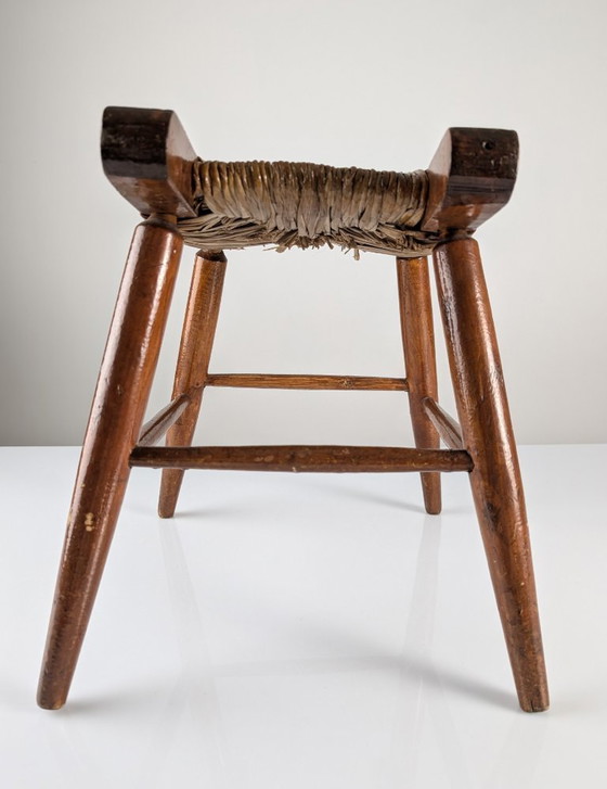 Image 1 of Taburete rústico de madera y junco "Tajo", España, década de 1940.