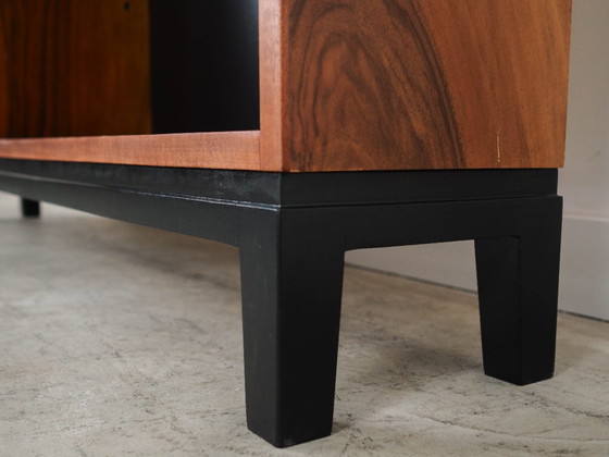 Image 1 of Librería de nogal, diseño danés, años 70, producción: Dinamarca