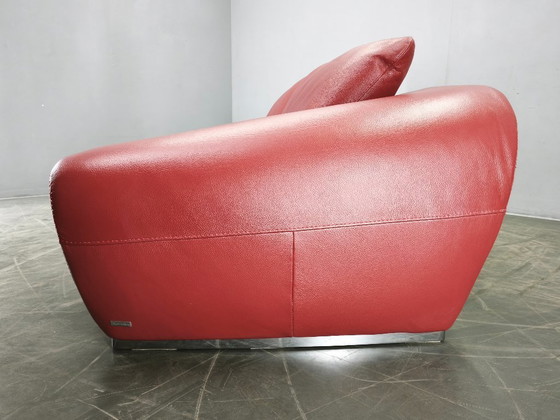 Image 1 of Divanotti Italienisches freistehendes Zweisitzer-Sofa aus rotem Leder