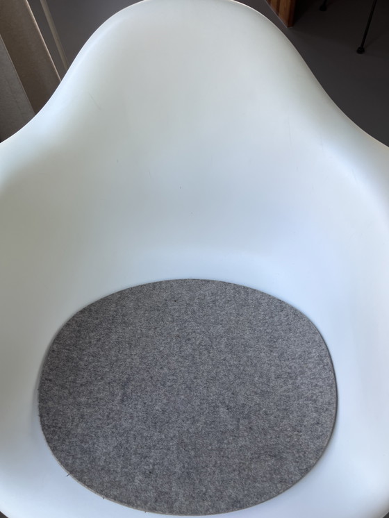 Image 1 of 2x Eames Daw stoelen wit