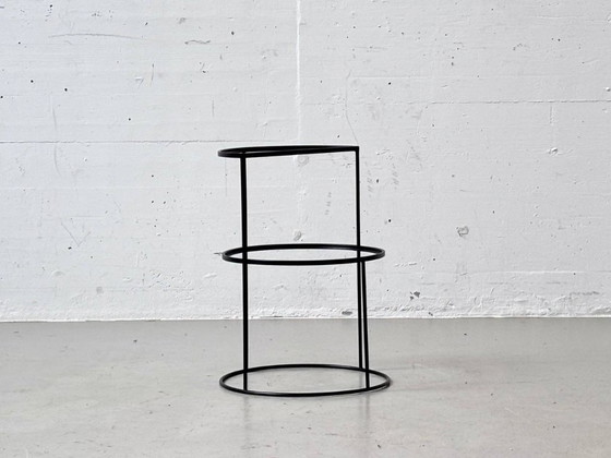 Table d'appoint sculpturale en métal noir et verre fumé – Tables basses, Glass (photo 9 of 18)