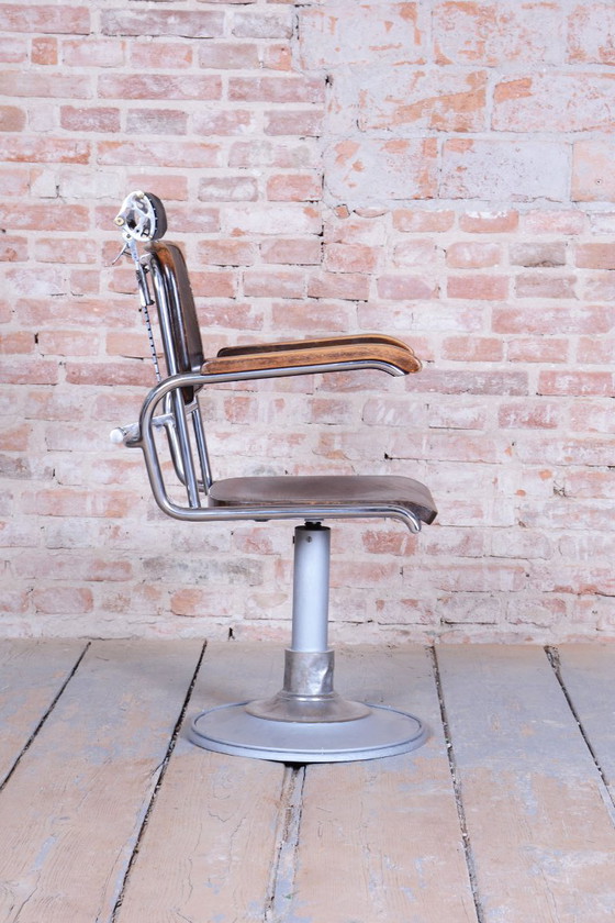 Originele Bauhaus Kappersstoel, van Mücke - Melder, Beuken, Tsjechisch, jaren 30 – Mücke-Melder (photo 3 of 19)