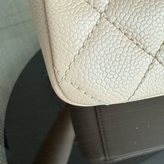 Image 1 of Sac cabas Chanel PST Petite Shopping Tote - Cuir de veau grainé matelassé caviar beige clair, finitions dorées