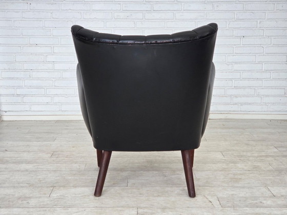 Image 1 of Años 70, diseño danés de Svend Skipper, sillón, modelo "Teddy", cuero artificial, madera de teca.