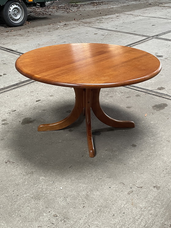 Image 1 of Vintage Scandinavian Coffee Table, Round, Teak