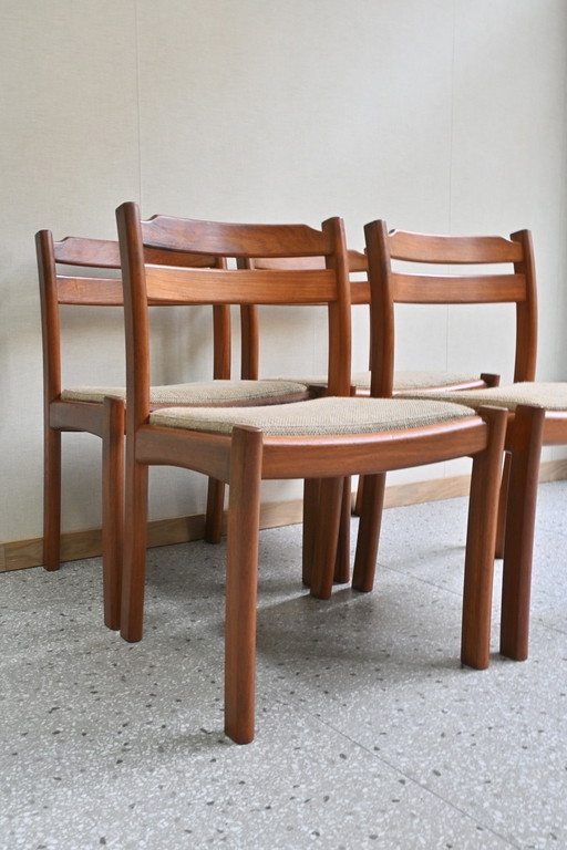 4 sedie da pranzo design danese Dyrlund in teak massello