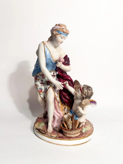 Meissen Porcelain Group of Venus with Cupid, 19th Century – beeldhouwkunst