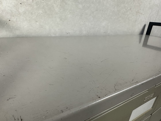 Image 1 of Armoire (de poste) industrielle vintage