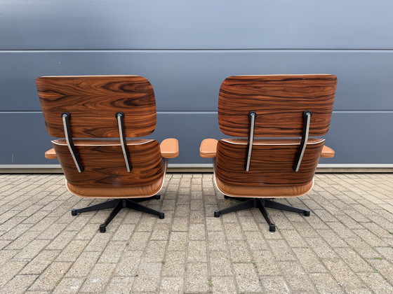 Image 1 of 2 poltrone lounge Vitra Eames XL originali con poggiapiedi, in pregiata pelle color cognac e palissandro Santos, NUOVE!!