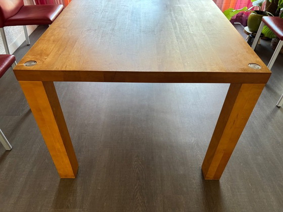 Image 1 of Mesa de comedor Tecno, de arce macizo aceitado.