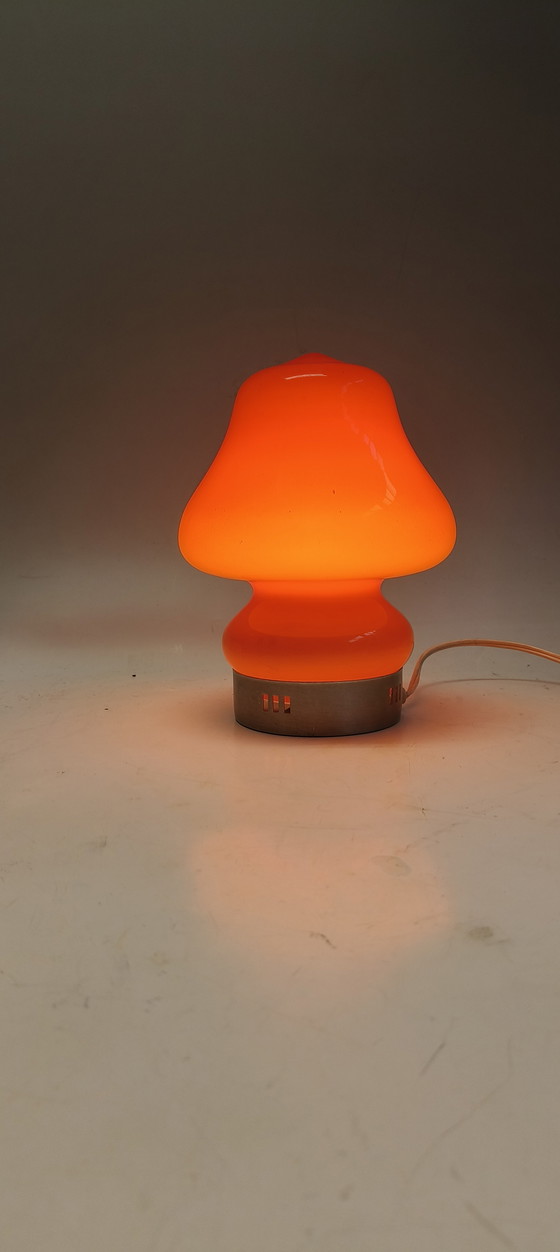 Image 1 of Lampe de table vintage en verre orange de style Murano, évoquant l'ère spatiale