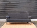 Havee Cloak Stone | 2,5-Sitzer-Designersofa | Anthrazitfarbene Wolle