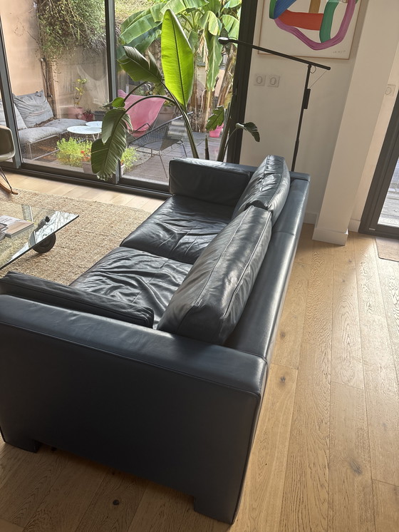 Image 1 of Hughes Chevalier blauwe leren bank