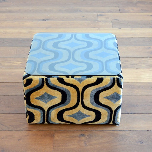Table d’appoint / Pouf design Italien vintage 1970s