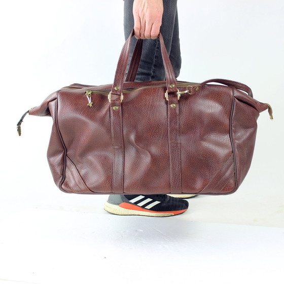 Image 1 of Borsa da viaggio vintage in pelle marrone con finiture in ottone, Cecoslovacchia, anni '60