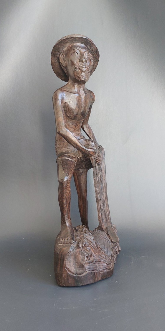 Image 1 of Antica statua di pescatore in legno di palissandro intagliato a mano di 41 cm