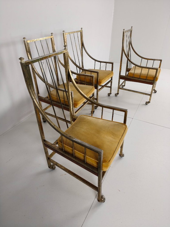 Conjunto único de sillas de comedor y salón de estilo de mediados de siglo – Doradas, fabricadas entre 1940 (photo 22 of 24)
