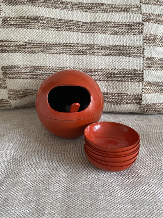 Image 1 of Space age peanut set complete 1970s