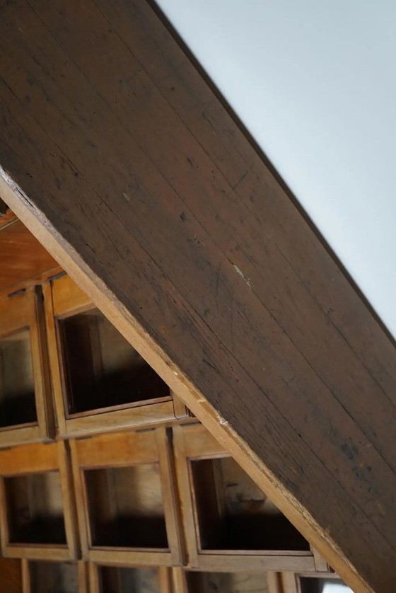 Image 1 of Antiguo mueble de mercería holandés de gran tamaño, fabricado en madera de haya, década de 1920/1930