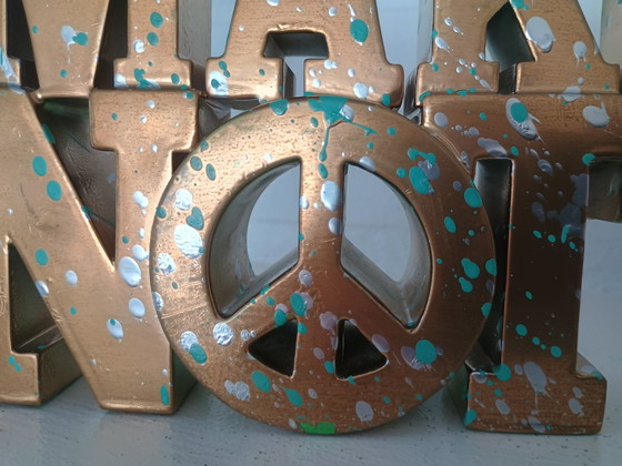 Make Love Not War - Van Apple – Beeldhouwkunst, Plastic (photo 7 of 9)
