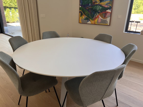 Image 1 of Table de salle à manger complète avec chaises assorties en excellent état !