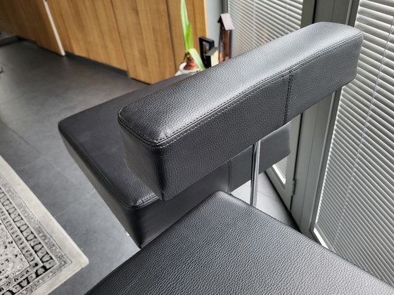 Image 1 of 4 zwarte leren barkrukken met chroom voet