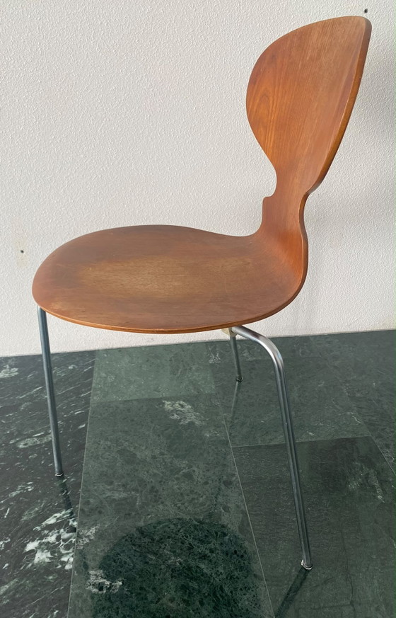 Image 1 of Chaise fourmi originale à 3 pieds