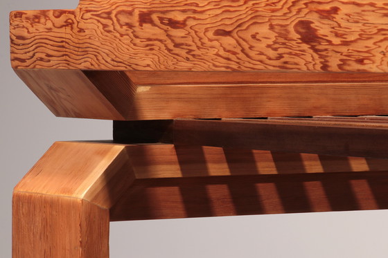 Image 1 of L'élégance italienne : La table de salle à manger en pin du Mid Century 1960