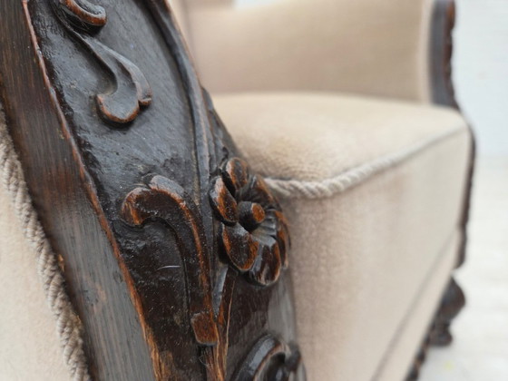 Image 1 of Fauteuil à oreilles danois des années 1960, revêtement en velours, bois de chêne sculpté.