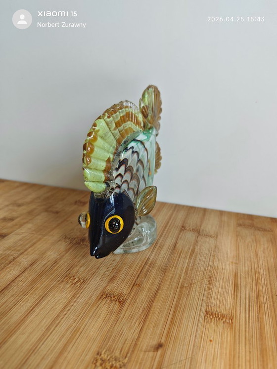 Image 1 of Figurine de poisson vintage en verre soufflé à la bouche — Style Murano — Vert/Ambre avec des nageoires ridées remarquables
