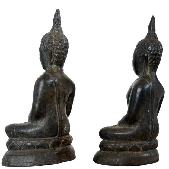 Coppia Antica di Buddha Thailandesi in Bronzo – Stile Rattanakosin – c. 1900 – Incluso Nucleo di Fusione (photo 6 of 10)
