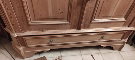 Image 1 of Beautiful large antique solid wood cupboard (hall cupboard wardrobe)