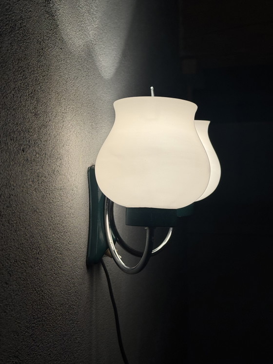 Image 1 of Applique murale vintage avec double abat-jour en verre - pleine de caractère et unique