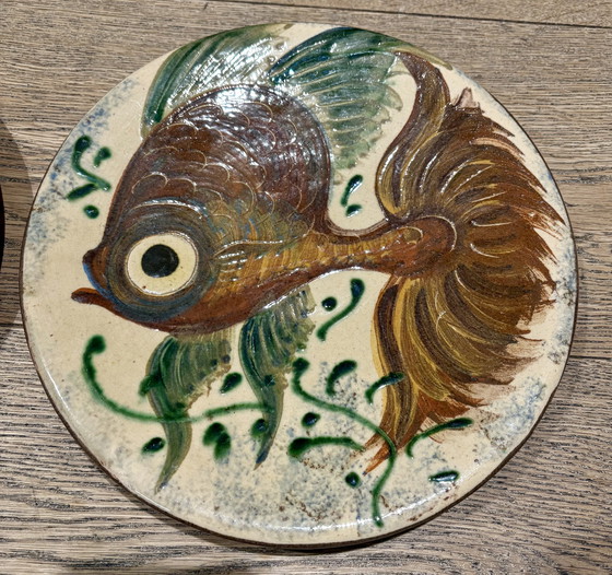 Image 1 of Set di 2 piatti da parete catalani con decorazione a forma di pesce – Puigdemont – Ø 24 cm