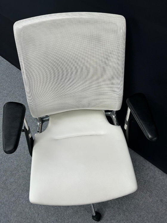 Image 1 of Vitra Meda office chair (refurbished)