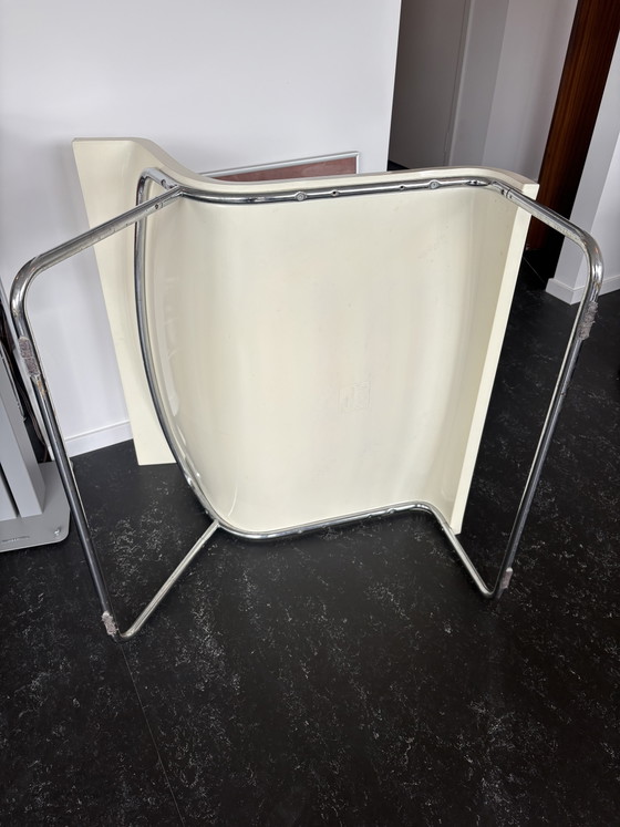 Kartell Form Fauteuil – Plastic, Chrome (photo 4 of 8)