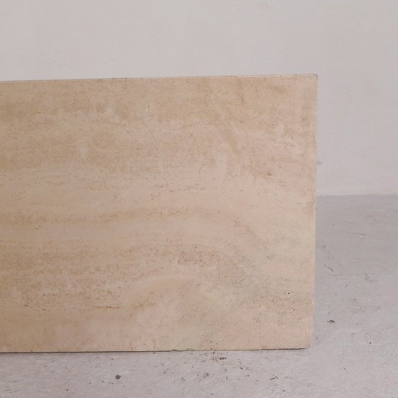 Image 1 of Mid Century travertin salontafel met driehoekig blad, jaren 70