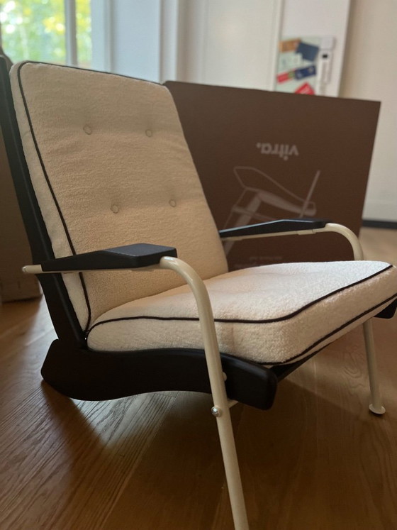 Image 1 of Vitra Armchair Kangourou – Jean Prouvé Limited Edition Crème – Sólo 100 ejemplares en todo el mundo