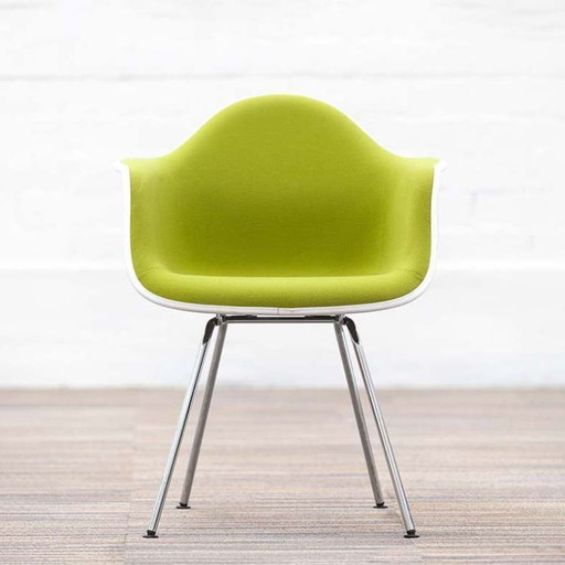 Vitra Eames Plastic Armchair Dax Stoel