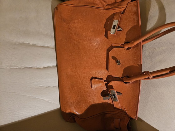 Beliebte Luxus-Leder-Handtasche in Orange – Andere Taschen, Lammleder (photo 3 of 11)