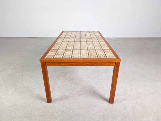 Image 1 of Tavolino da caffè brutalista originale di metà secolo con piastrelle in ceramica teak lunghe