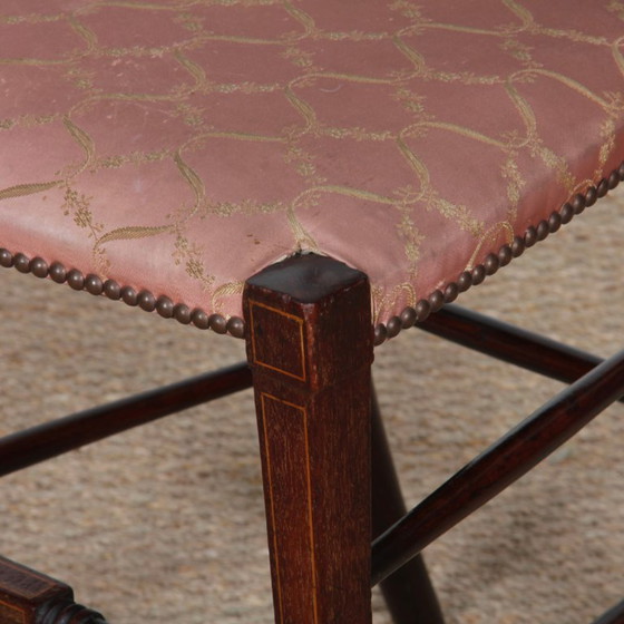 Image 1 of Een paar stoelen, Engels werk uit het einde van de 19e eeuw.
