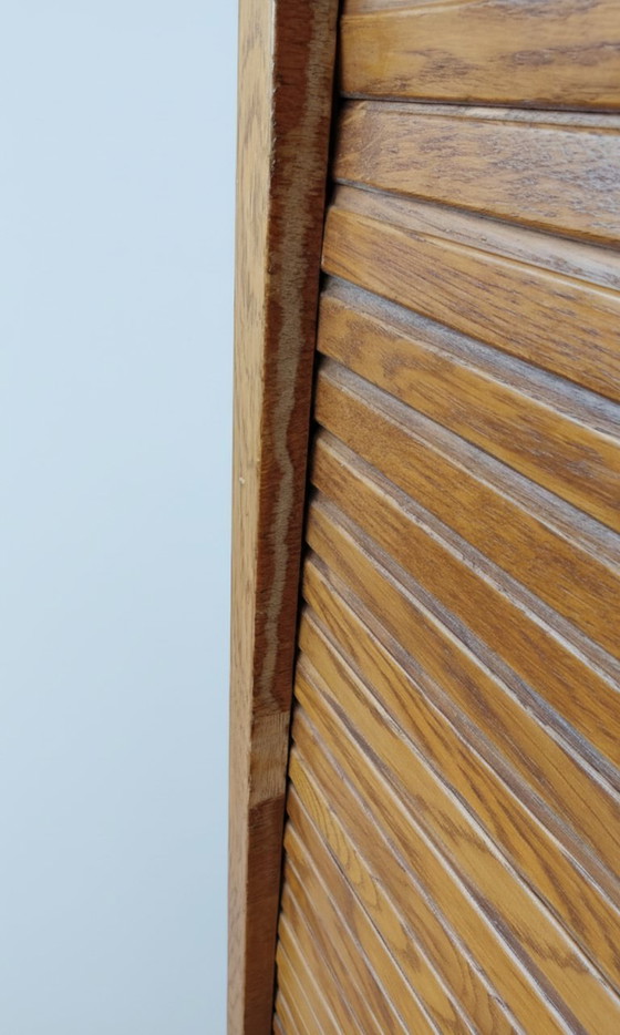 Image 1 of Armadietto vintage con anta a rulli dell'archivio Åtvidabergs, (Svezia, 1900 circa)