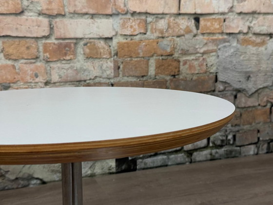 Image 1 of Table d'appoint circulaire Artifort