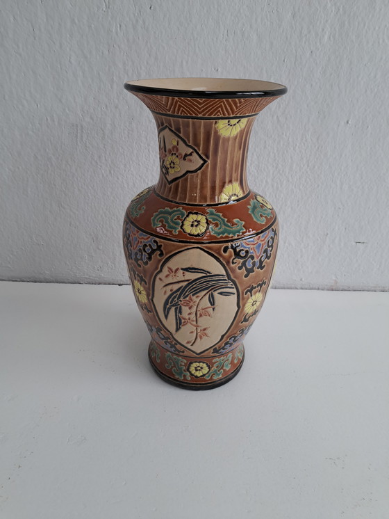 Image 1 of Chinese style vase