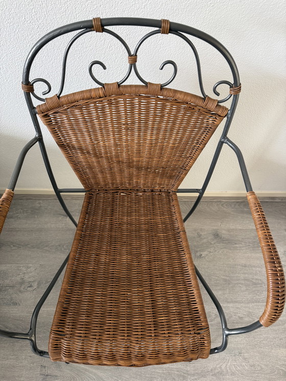 Image 1 of Set van 2 smeedijzeren stoelen met gevlochten rotan 